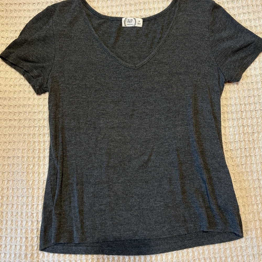 Maurices Gray Fitted Short Sleeve T-Shirt